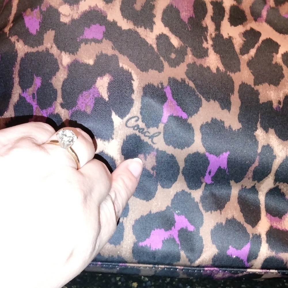 Coach Purple and Black Shoulder Bag with Structured Silhouette - Picture 12 of 16